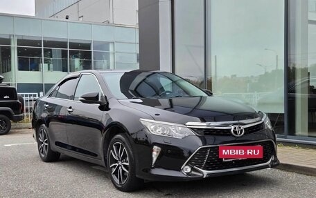 Toyota Camry, 2017 год, 2 426 000 рублей, 3 фотография
