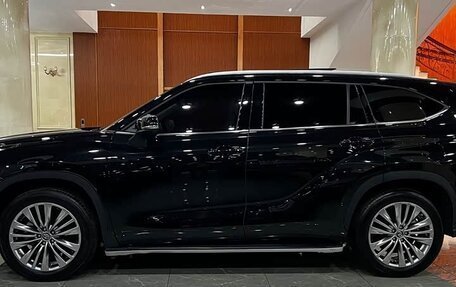 Toyota Highlander, 2024 год, 4 723 000 рублей, 6 фотография