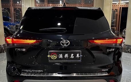Toyota Highlander, 2024 год, 4 723 000 рублей, 3 фотография