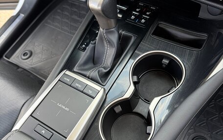 Lexus RX IV рестайлинг, 2019 год, 5 300 000 рублей, 16 фотография