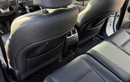 Lexus RX IV рестайлинг, 2019 год, 5 300 000 рублей, 11 фотография