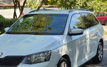Skoda Fabia III, 2018 год, 900 000 рублей, 3 фотография