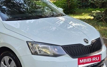 Skoda Fabia III, 2018 год, 900 000 рублей, 4 фотография