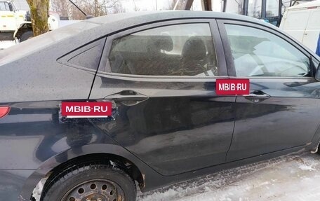 Hyundai Solaris II рестайлинг, 2011 год, 350 000 рублей, 2 фотография