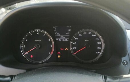 Hyundai Solaris II рестайлинг, 2011 год, 350 000 рублей, 7 фотография