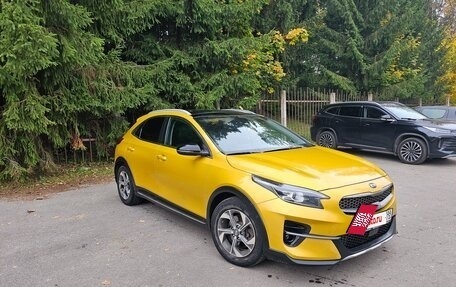 KIA XCeed I, 2021 год, 1 950 000 рублей, 2 фотография