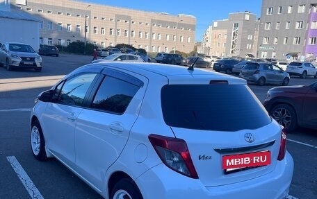 Toyota Vitz, 2012 год, 800 000 рублей, 4 фотография