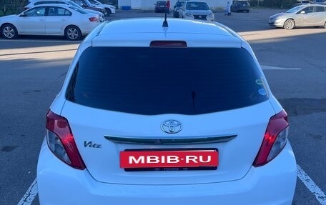 Toyota Vitz, 2012 год, 800 000 рублей, 5 фотография
