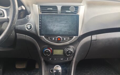Hyundai Accent IV, 2011 год, 850 000 рублей, 7 фотография