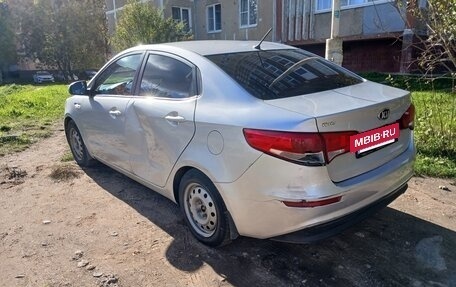 KIA Rio III рестайлинг, 2015 год, 950 000 рублей, 3 фотография