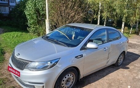 KIA Rio III рестайлинг, 2015 год, 950 000 рублей, 2 фотография