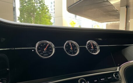 Bentley Flying Spur, 2025 год, 37 000 000 рублей, 10 фотография