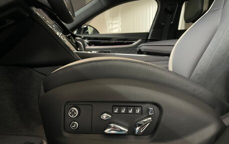 Bentley Flying Spur, 2025 год, 37 000 000 рублей, 18 фотография