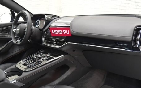 Aston Martin DBX I, 2025 год, 28 000 000 рублей, 5 фотография