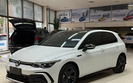 Volkswagen Golf VIII, 2023 год, 2 040 000 рублей, 3 фотография