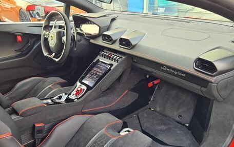 Lamborghini Huracán, 2023 год, 27 000 000 рублей, 9 фотография