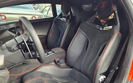 Lamborghini Huracán, 2023 год, 27 000 000 рублей, 14 фотография