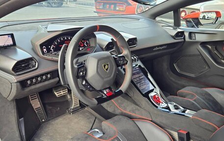 Lamborghini Huracán, 2023 год, 27 000 000 рублей, 10 фотография