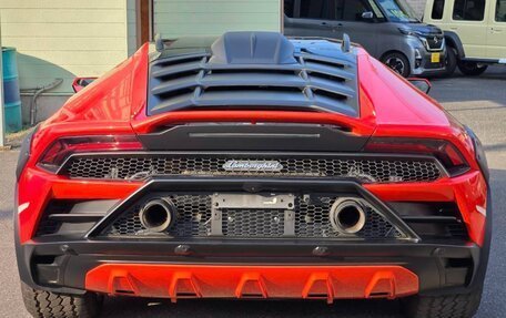 Lamborghini Huracán, 2023 год, 27 000 000 рублей, 4 фотография