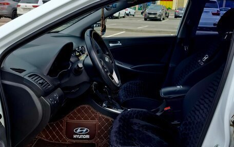 Hyundai Solaris II рестайлинг, 2014 год, 1 000 000 рублей, 12 фотография