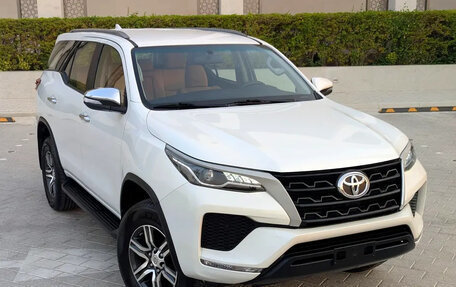 Toyota Fortuner II, 2023 год, 4 400 000 рублей, 3 фотография