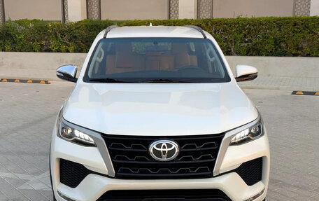 Toyota Fortuner II, 2023 год, 4 400 000 рублей, 2 фотография