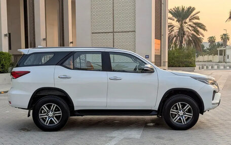Toyota Fortuner II, 2023 год, 4 400 000 рублей, 5 фотография