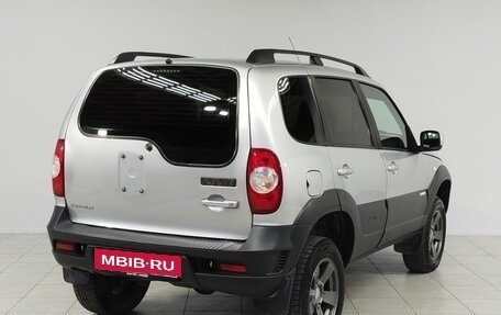 Chevrolet Niva I рестайлинг, 2017 год, 850 000 рублей, 5 фотография