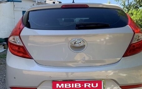 Hyundai Solaris II рестайлинг, 2015 год, 875 000 рублей, 5 фотография
