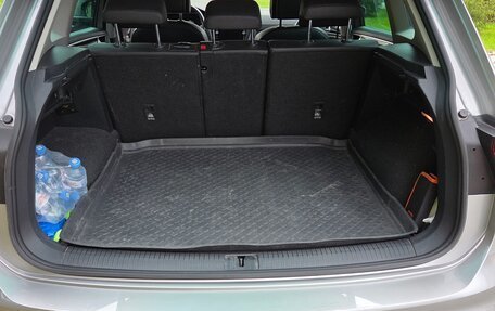 Volkswagen Tiguan II, 2019 год, 3 090 000 рублей, 8 фотография