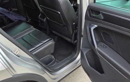 Volkswagen Tiguan II, 2019 год, 3 090 000 рублей, 7 фотография