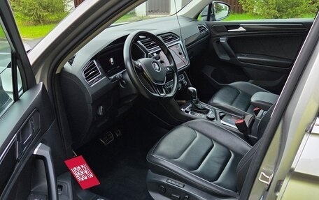 Volkswagen Tiguan II, 2019 год, 3 090 000 рублей, 5 фотография