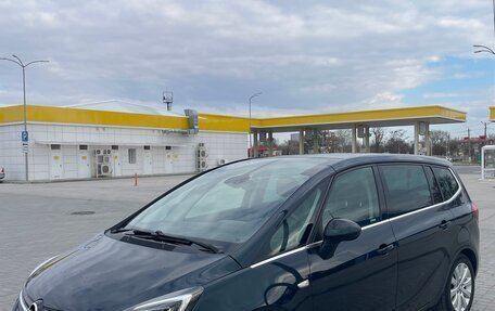 Opel Zafira C рестайлинг, 2018 год, 1 400 000 рублей, 2 фотография