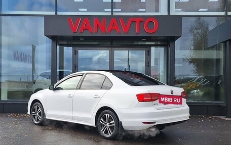 Volkswagen Jetta VI, 2015 год, 1 015 000 рублей, 3 фотография