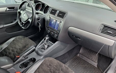 Volkswagen Jetta VI, 2015 год, 1 015 000 рублей, 11 фотография