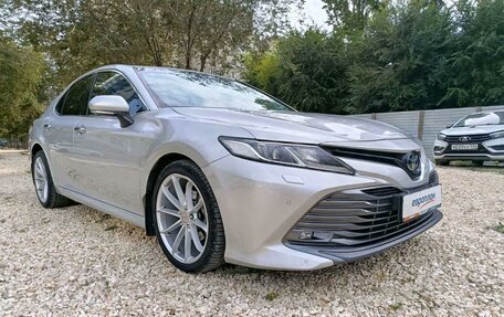 Toyota Camry, 2018 год, 2 635 000 рублей, 2 фотография