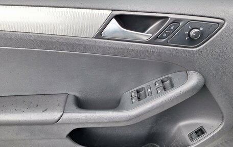 Volkswagen Jetta VI, 2015 год, 1 015 000 рублей, 15 фотография