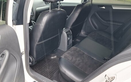 Volkswagen Jetta VI, 2015 год, 1 015 000 рублей, 16 фотография