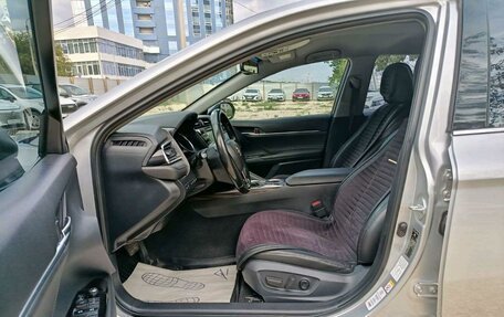 Toyota Camry, 2018 год, 2 635 000 рублей, 9 фотография