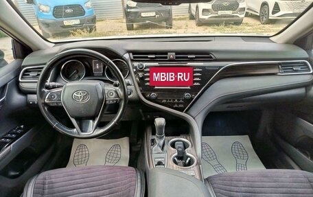 Toyota Camry, 2018 год, 2 635 000 рублей, 5 фотография