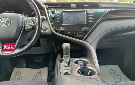 Toyota Camry, 2018 год, 2 635 000 рублей, 8 фотография