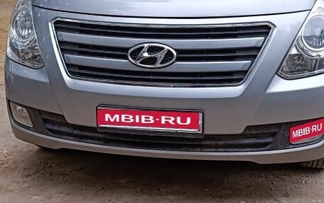 Hyundai Grand Starex Grand Starex I рестайлинг 2, 2016 год, 3 550 000 рублей, 1 фотография