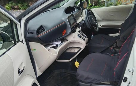 Toyota Sienta II, 2017 год, 1 380 000 рублей, 6 фотография