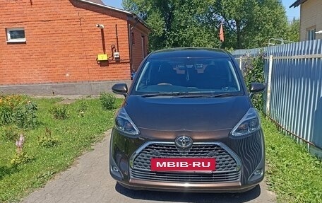 Toyota Sienta II, 2020 год, 1 770 000 рублей, 2 фотография