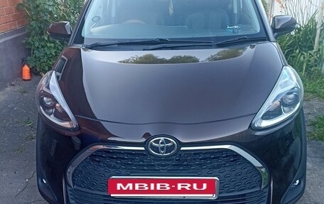 Toyota Sienta II, 2020 год, 1 770 000 рублей, 28 фотография