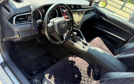 Toyota Camry, 2018 год, 3 900 000 рублей, 8 фотография
