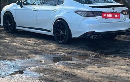 Toyota Camry, 2018 год, 3 900 000 рублей, 7 фотография