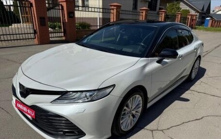 Toyota Camry, 2018 год, 3 900 000 рублей, 12 фотография