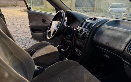Mitsubishi Carisma I, 1998 год, 89 000 рублей, 17 фотография