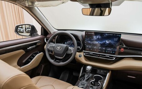 Toyota Highlander, 2026 год, 5 575 000 рублей, 9 фотография